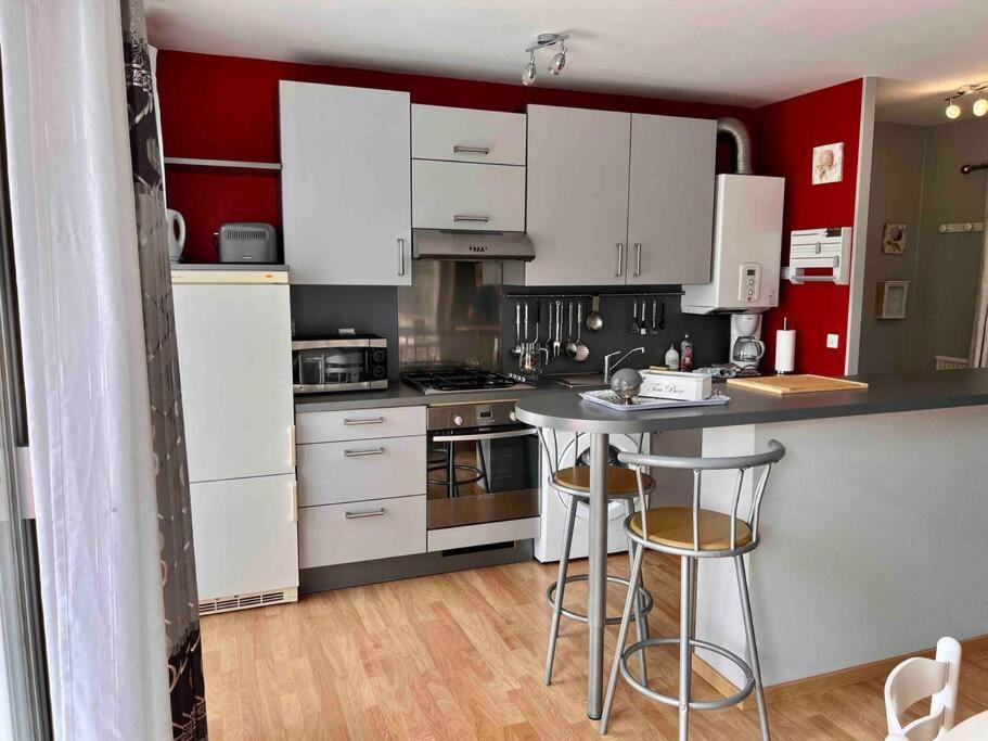 Appartement Sur Le Port. Гранкам-Мези Екстериор снимка